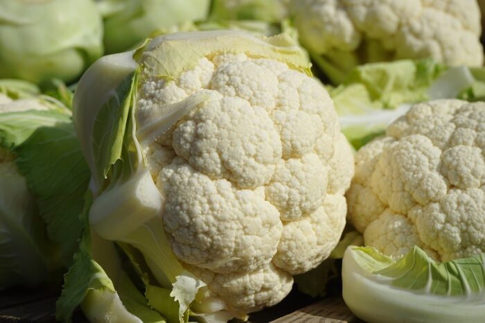 cauliflower, vegetables, market fresh vegetables-318152.jpg